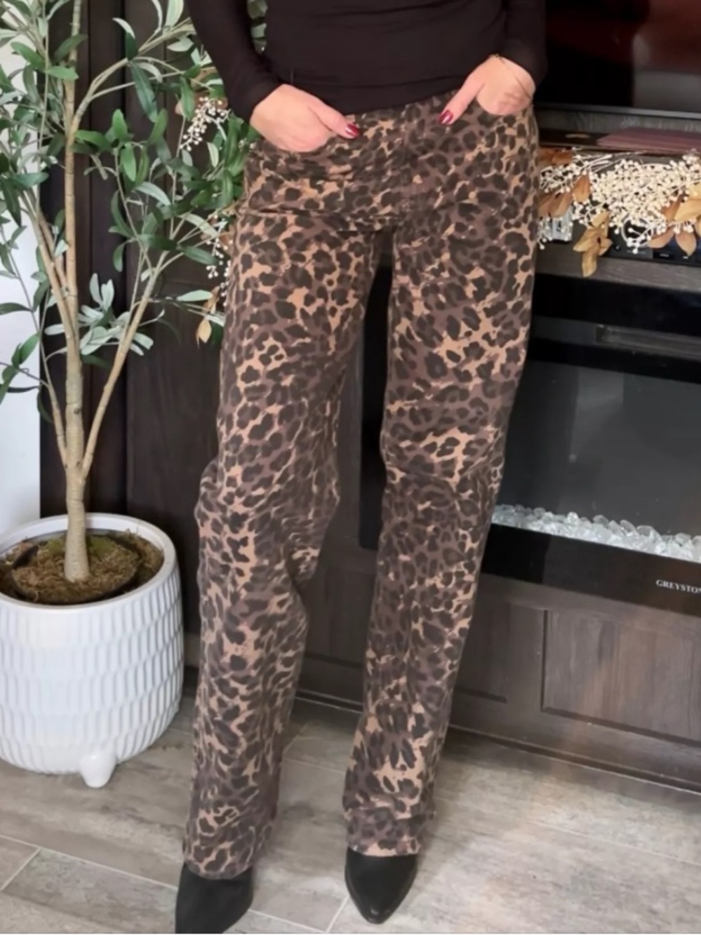 Abercrombie & Fitch Baggy Leopard Print Jeans 26 short